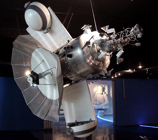 Советский космический аппарат «Марс-1» в музее Космонавтики